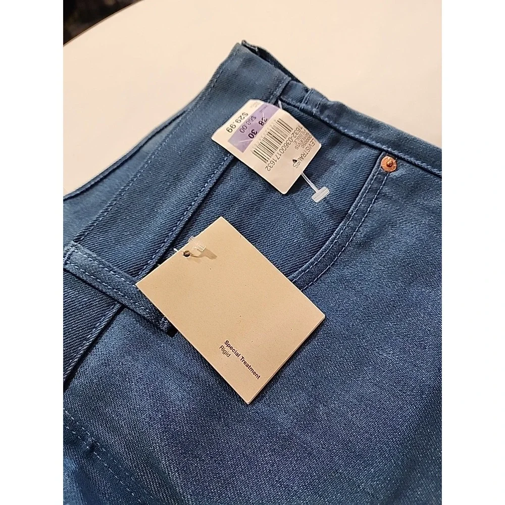 Levi's 501 men's 38X30 Buttonfly Light blue jeans Shrink To Fit Straight Leg NWT